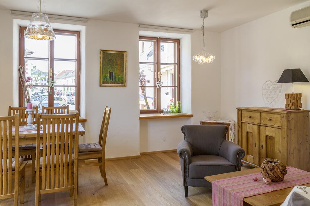 Unser Rosa Haus Fuer Sie Rust Eksteriør billede